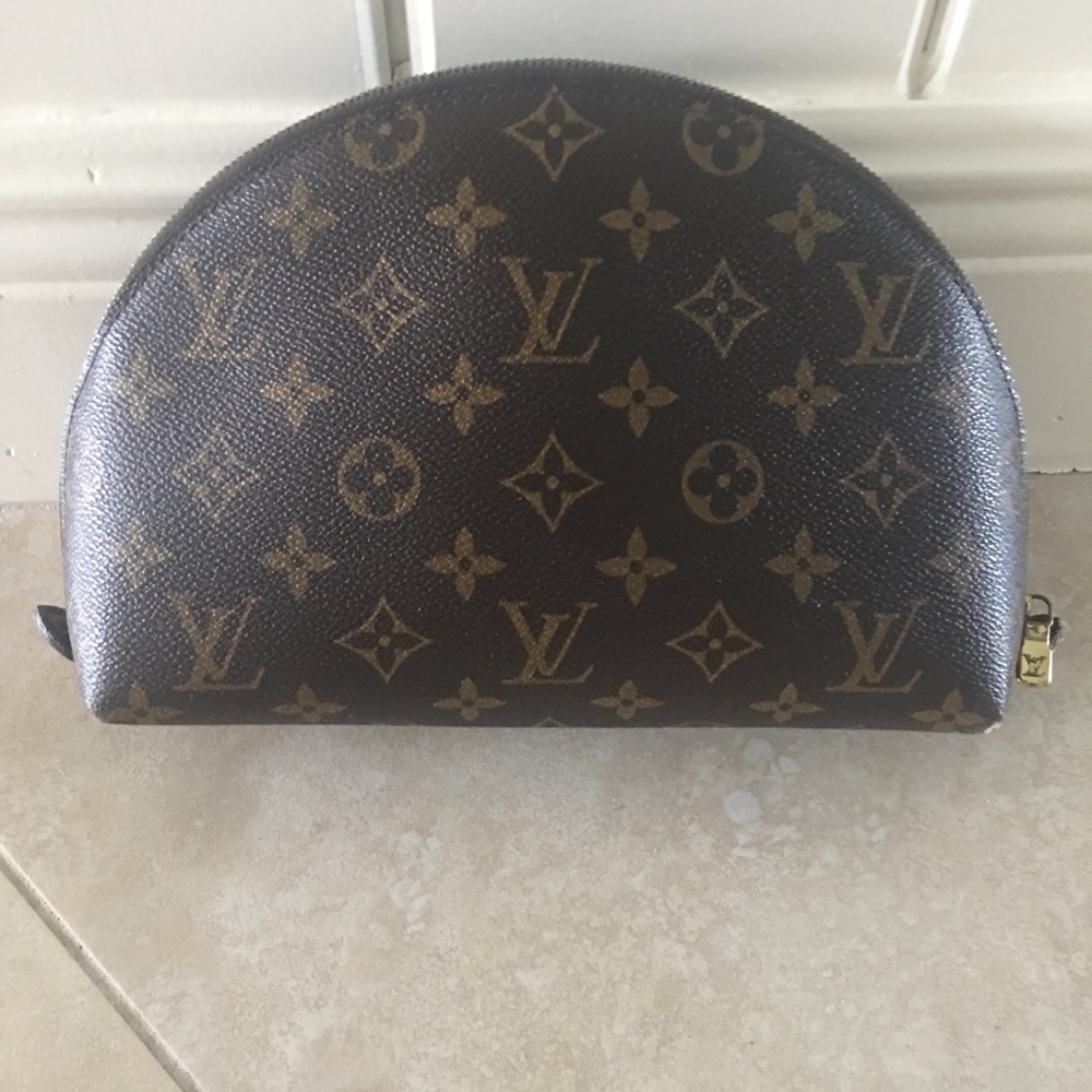 Authentic Louis Vuitton cosmetic case GM